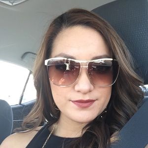 Meet your Posher, Perla